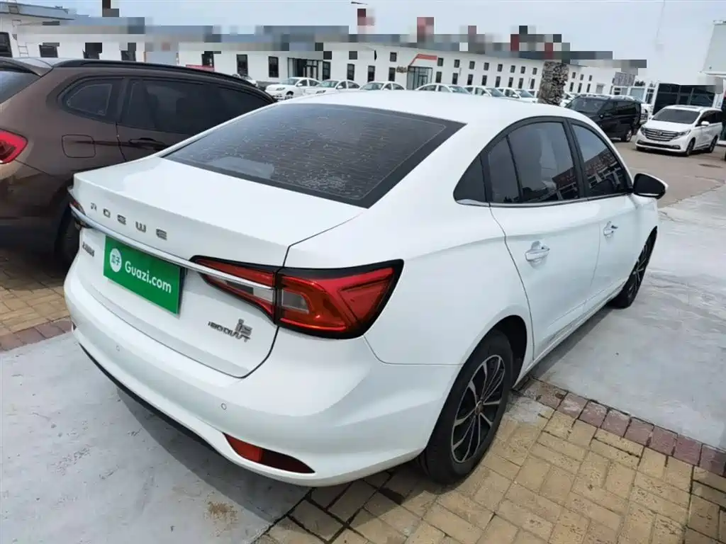 Roewe i5 1.5 L Auto 4 G Connected Leading Luxury Flagship