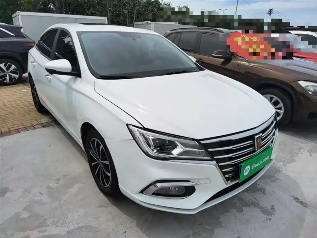 Roewe i5 1.5 L Auto 4 G Connected Leading Luxury Flagship