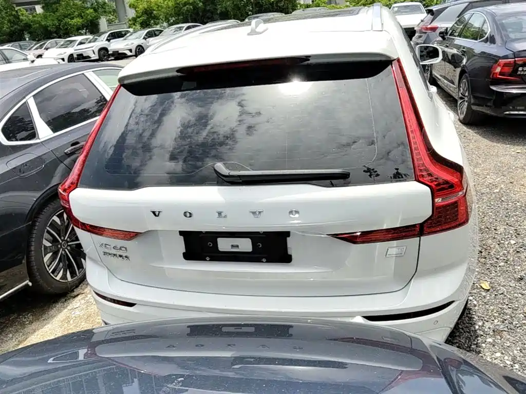 Volvo XC60 PHEV T8 PHEV 4 WD Smart Vision Luxury