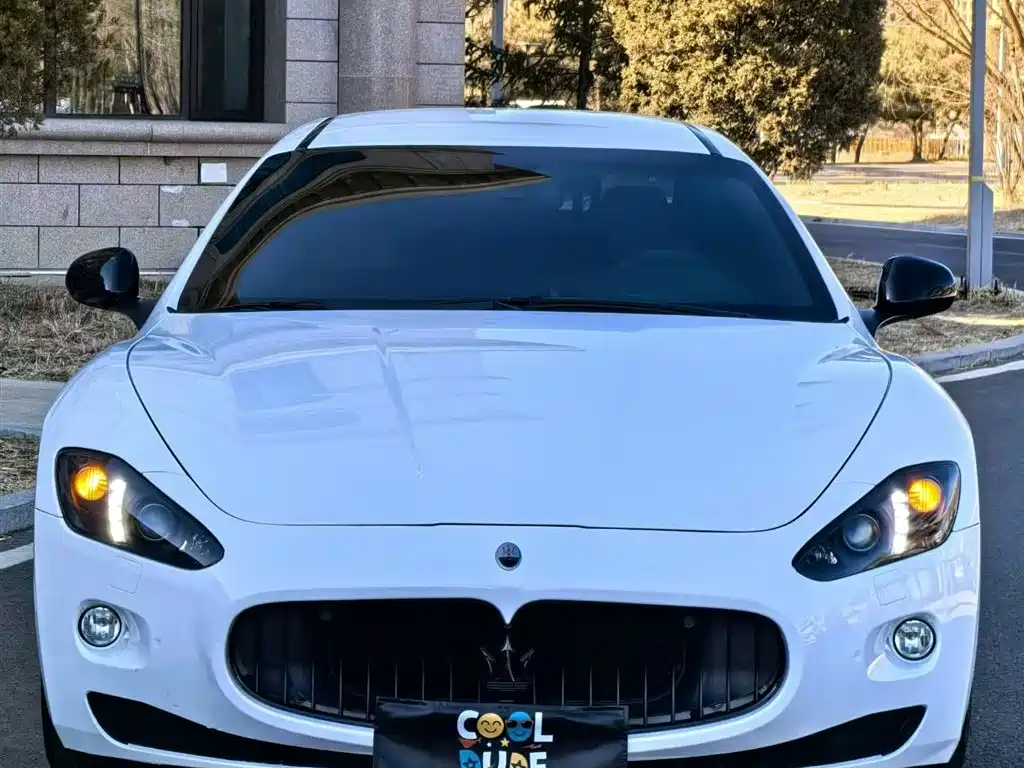 GranTurismo 4.2 L Standard