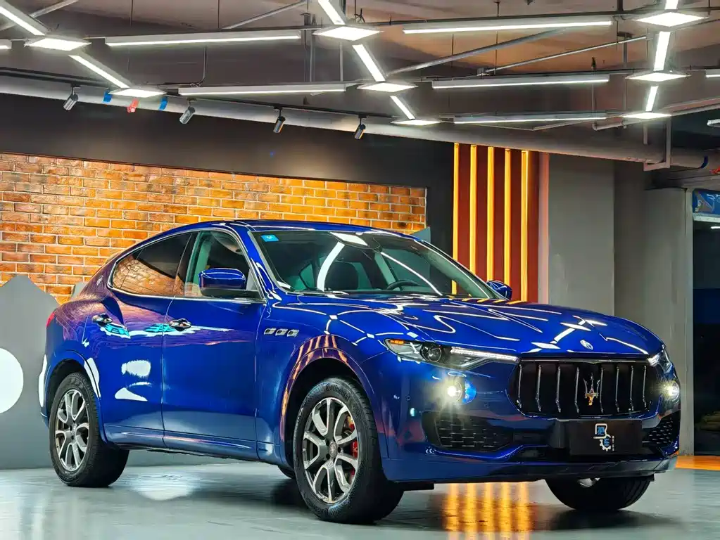 Levante 3.0 T Standard