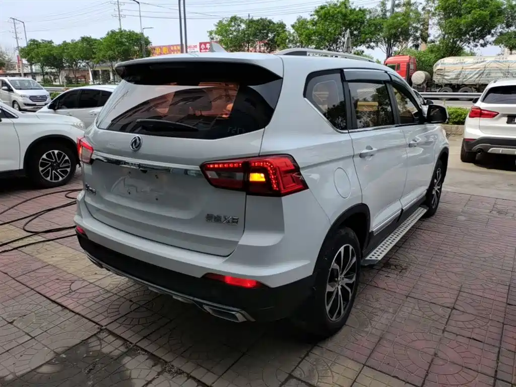 Joyear X5 景逸X5 2017款 乐享系列 1.6 L CVT豪华型
