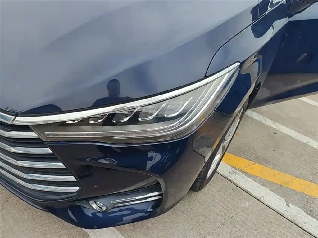 Song MAX 宋MAX 2019款 1.5 T 手动智联睿逸天窗型 6座 国VI