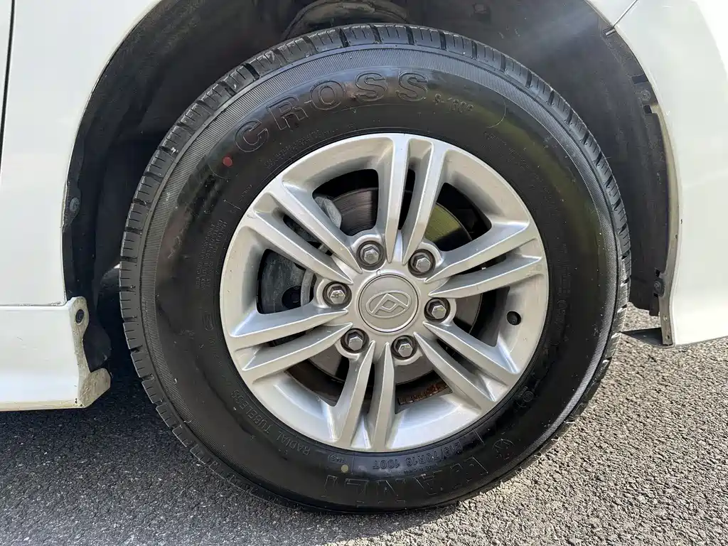 Maxus G10 大通G10 2022款 2.0 T 自动精英版 汽油 9座