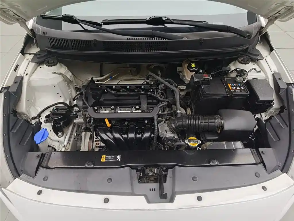Accent 1.4 L Manual Radiant Sunroof CN-V