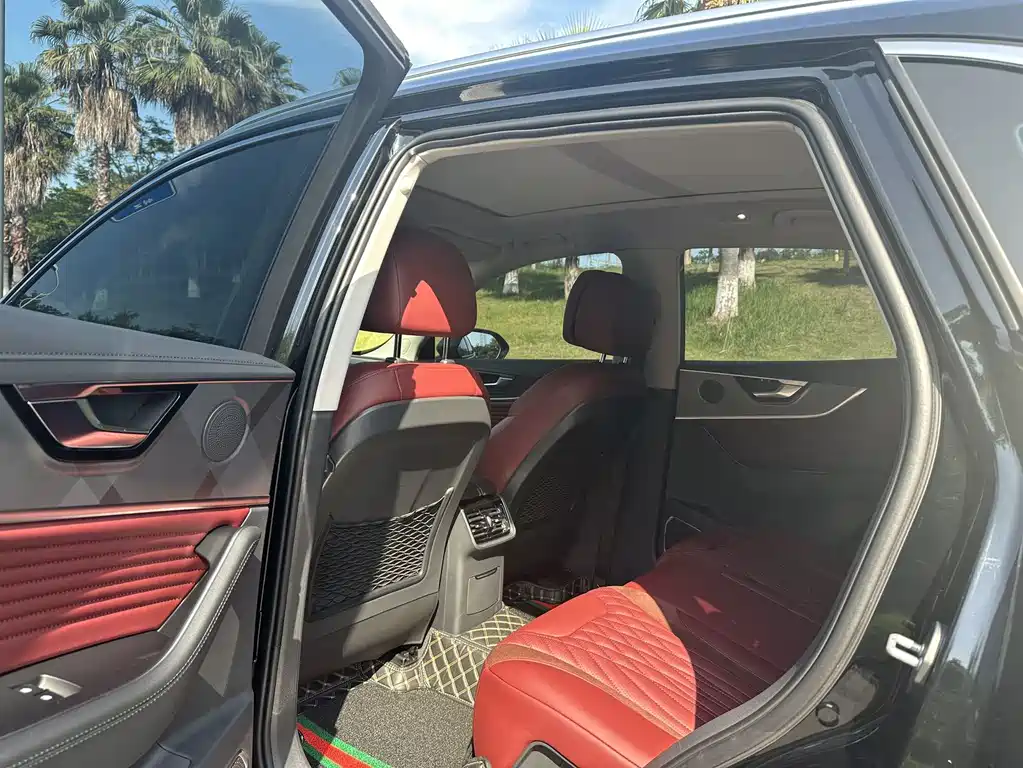 Hongqi HS5 2.0 T Flagship Enjoyment Pro