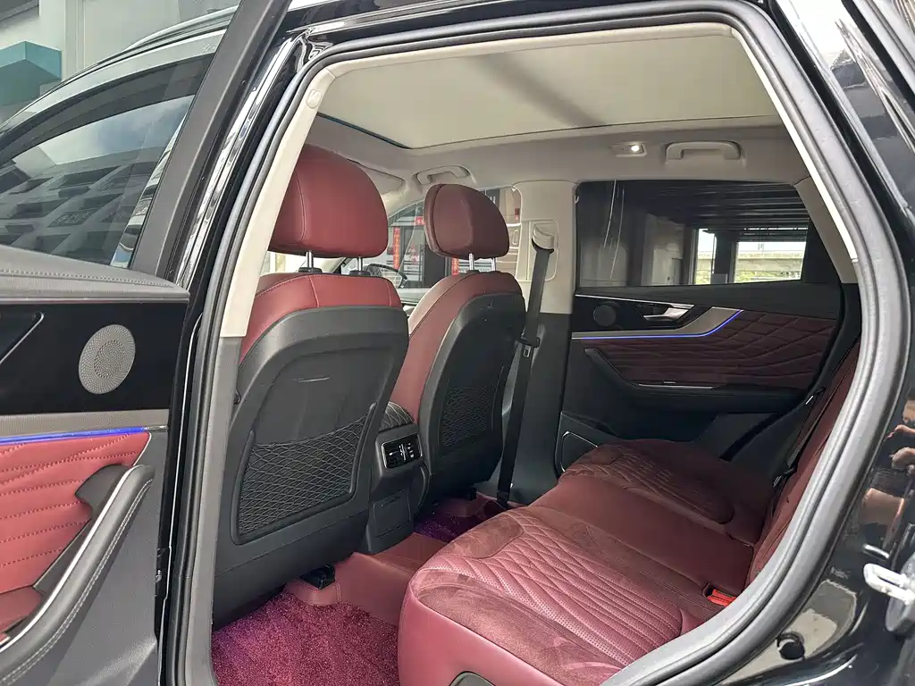 Hongqi HS5 2.0 T Connected Flagship Enjoyment 4 WD