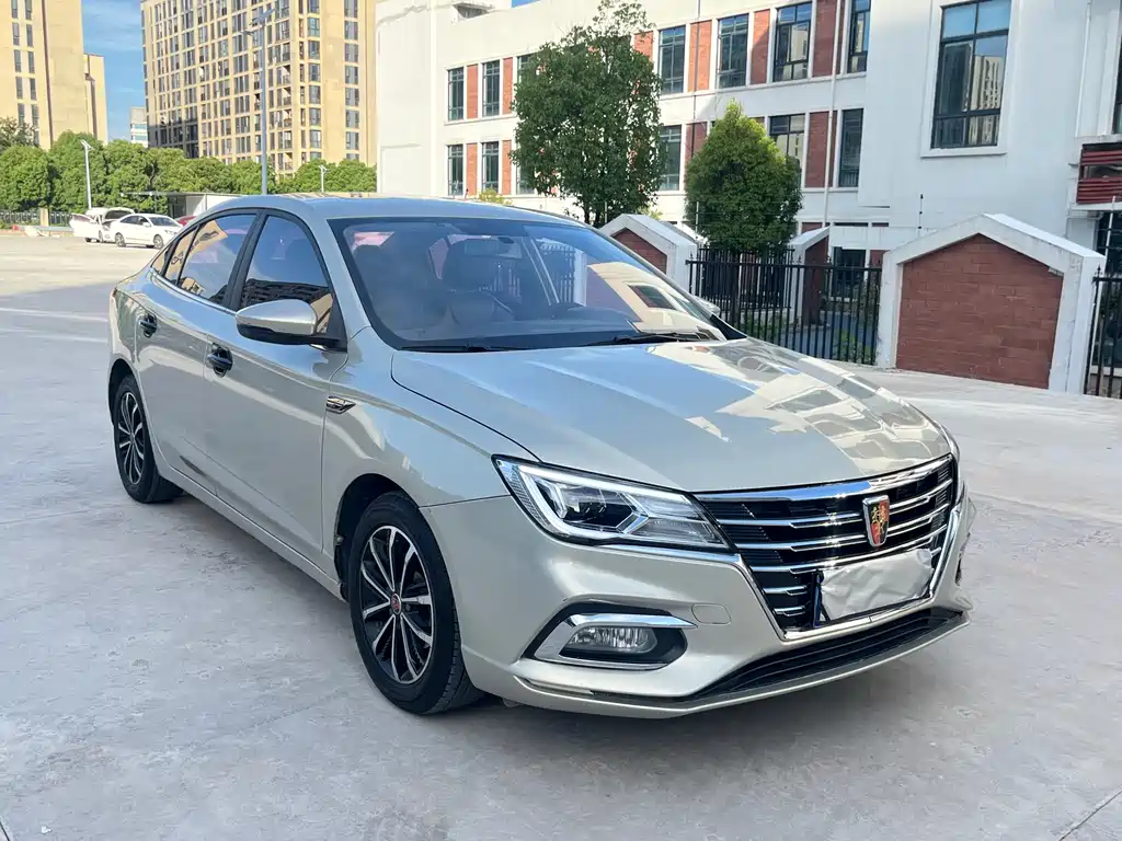 Roewe i5 1.5 L Manual 4 G Connected Leading Luxury