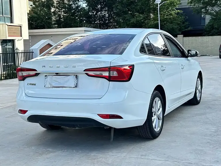 Roewe i5 荣威i5 2020款 1.5 L 自动4 G互联领豪智驾版