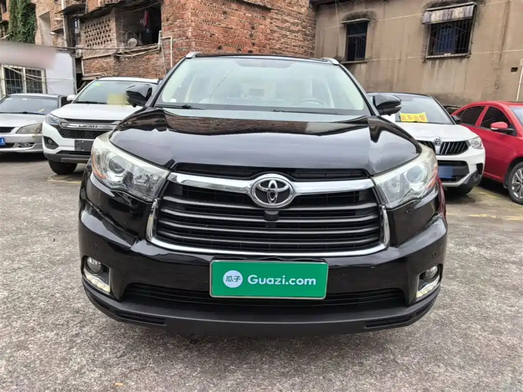 Highlander 2.0 T 4 WD Luxury 7-seat