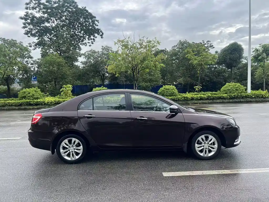 Emgrand Sedan 1.3 T CVT Upward