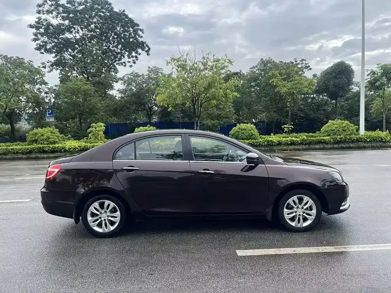 Geely Emgrand Sedan 1.3 T CVT Upward