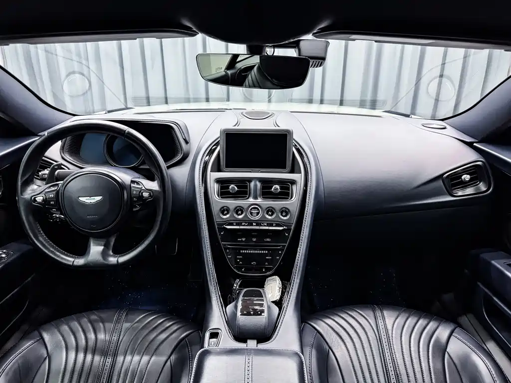 Aston Martin DB11 5.2 T First Edition