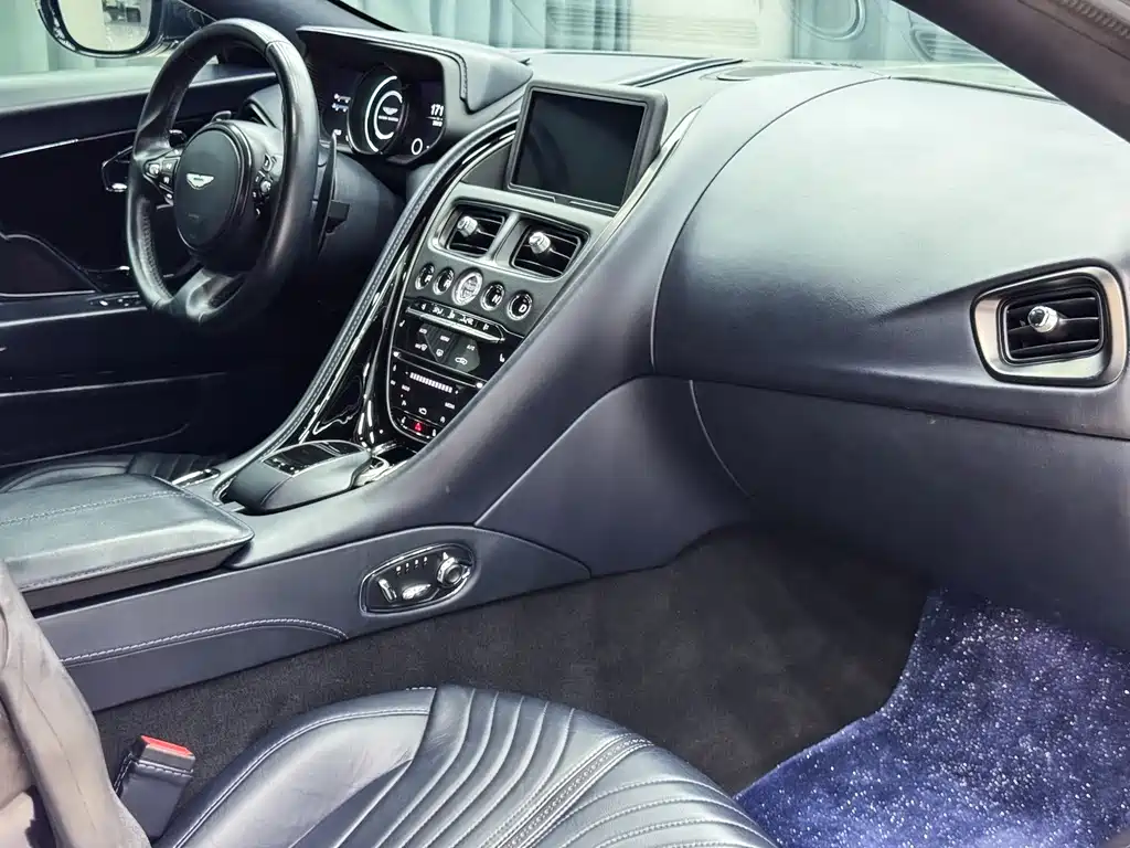 Aston Martin DB11 5.2 T First Edition