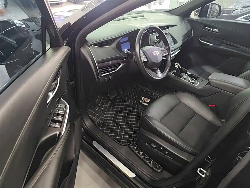 Cadillac XT4 Facelift 28 T 2 WD Tech
