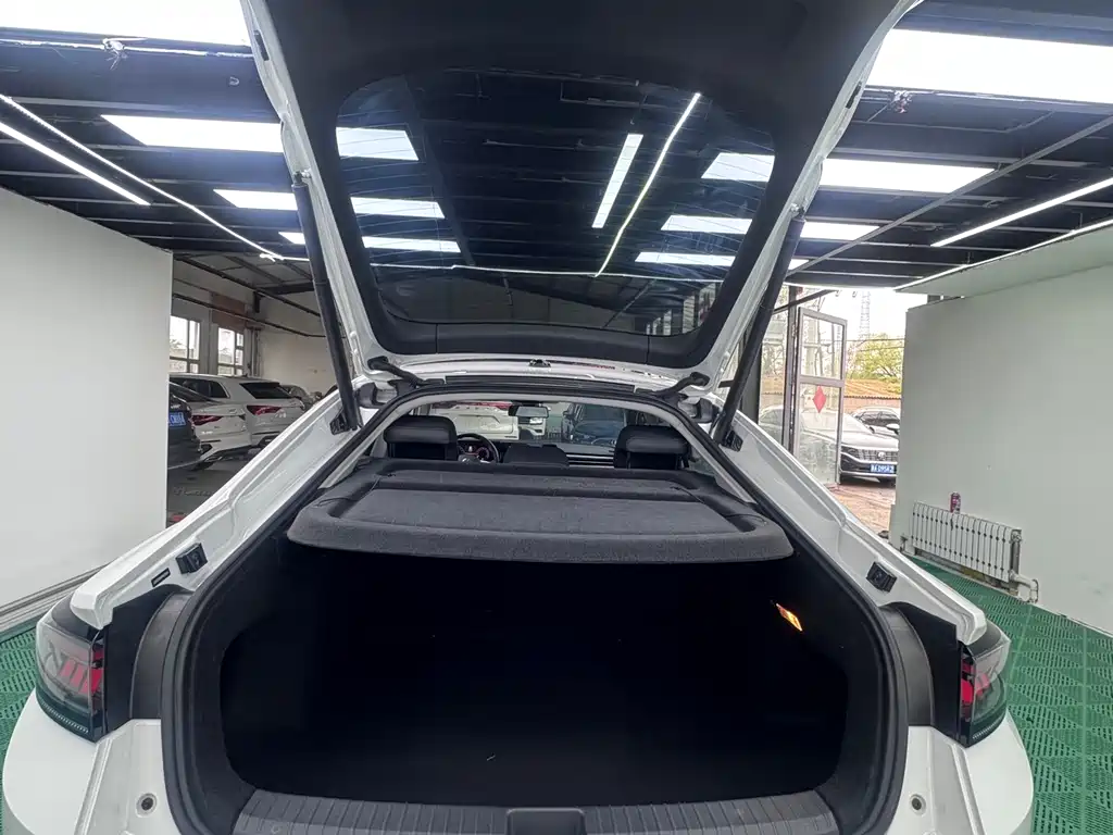 Lamando Lamando L 280 TSI DSG Spicy Cool