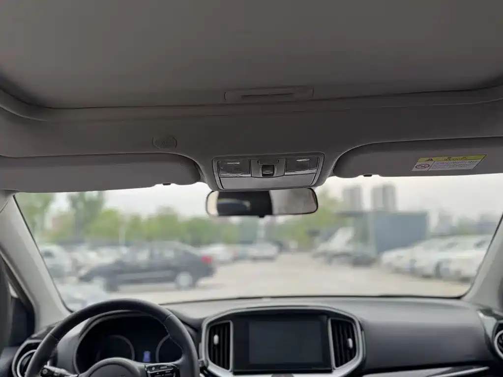 Stonic 1.4 L CVT Fun Enjoyment Sunroof