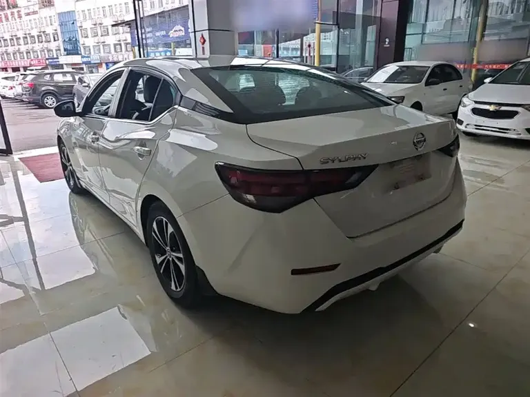 Nissan Sylphy 1.6 L XL CVT Joy