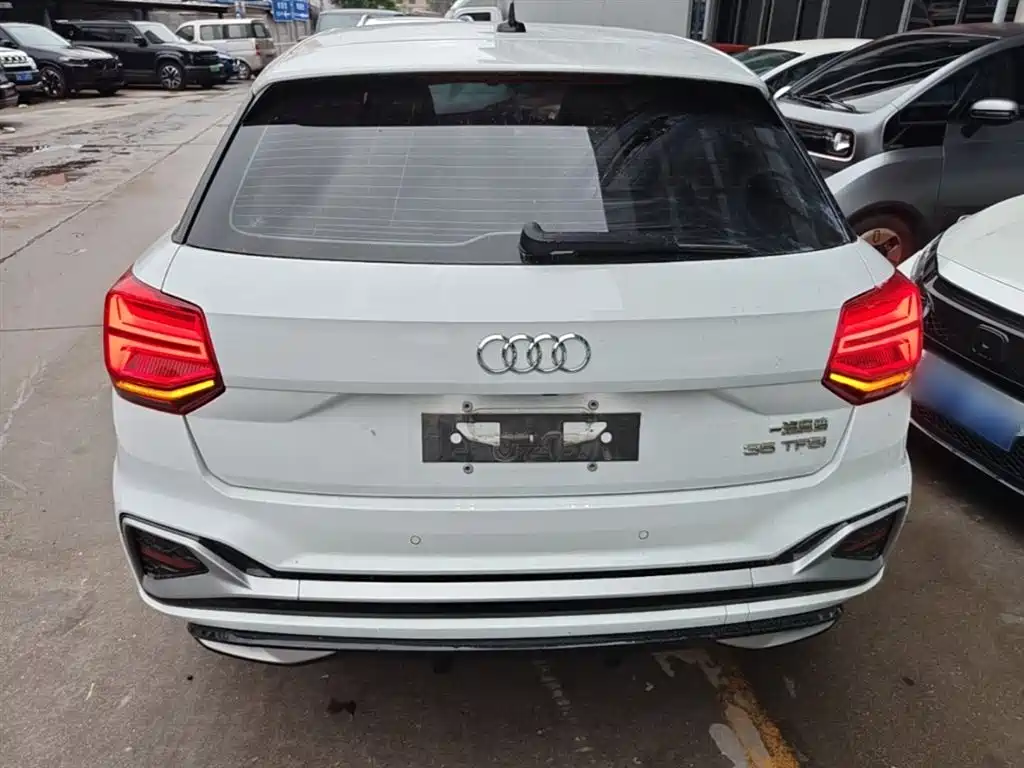 Audi Q2 L 35 TFSI Fashion Dynamic