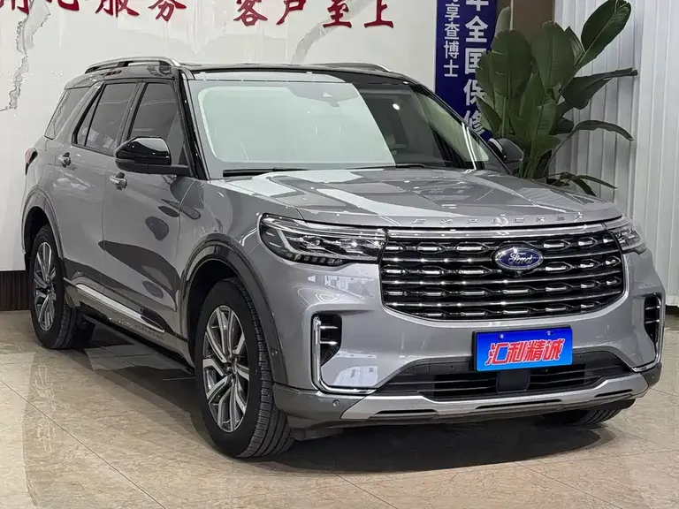 Ford Explorer EcoBoost 285 4 WD Titanium 6-seat