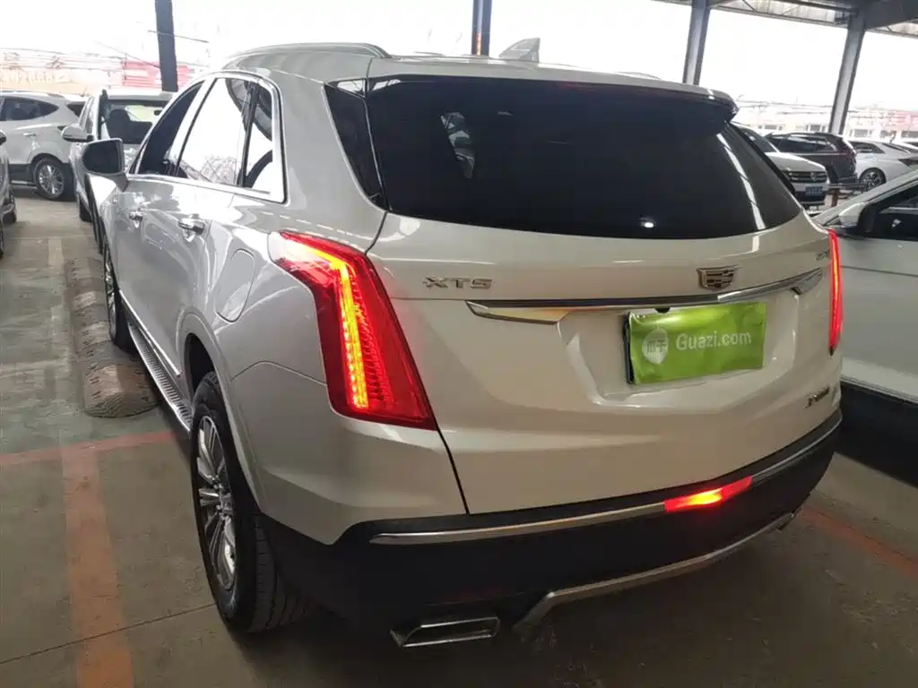 Cadillac XT5 Anniversary Celebration 25 T Luxury