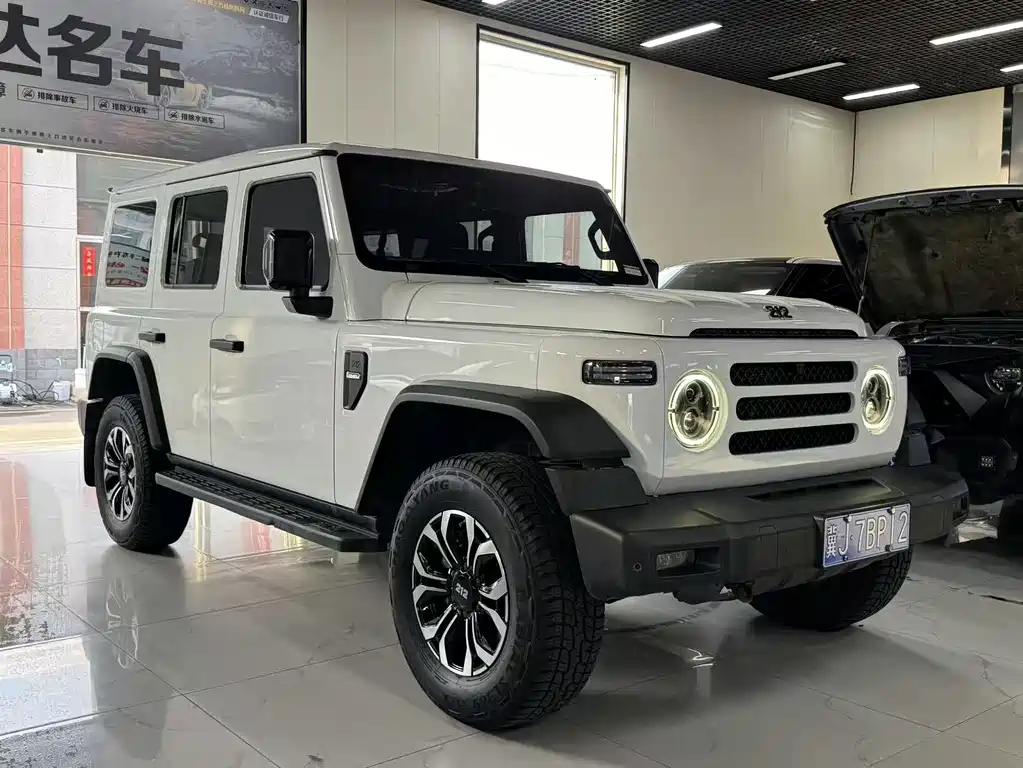 212 T01 2.0 T Explorer