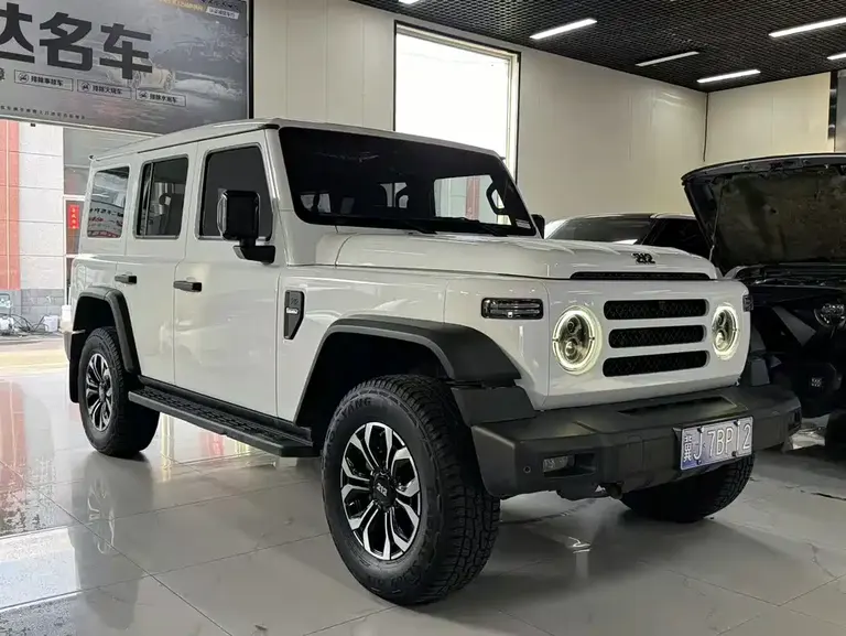 212 T01 2.0 T Explorer
