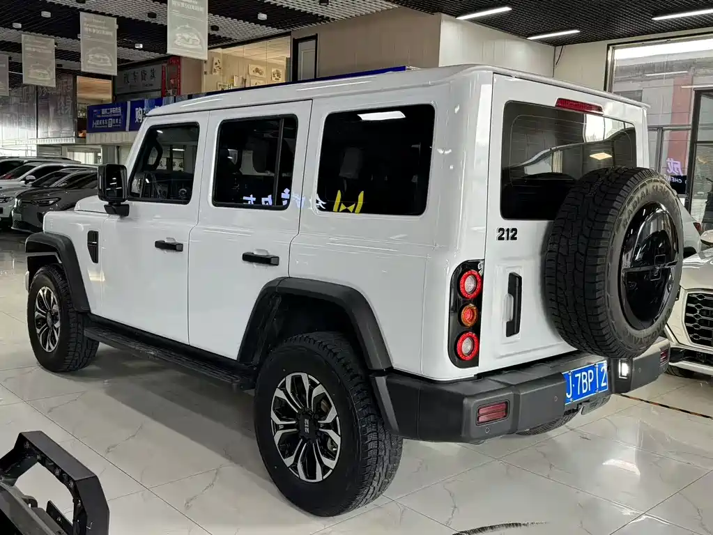 212 T01 2.0 T Explorer