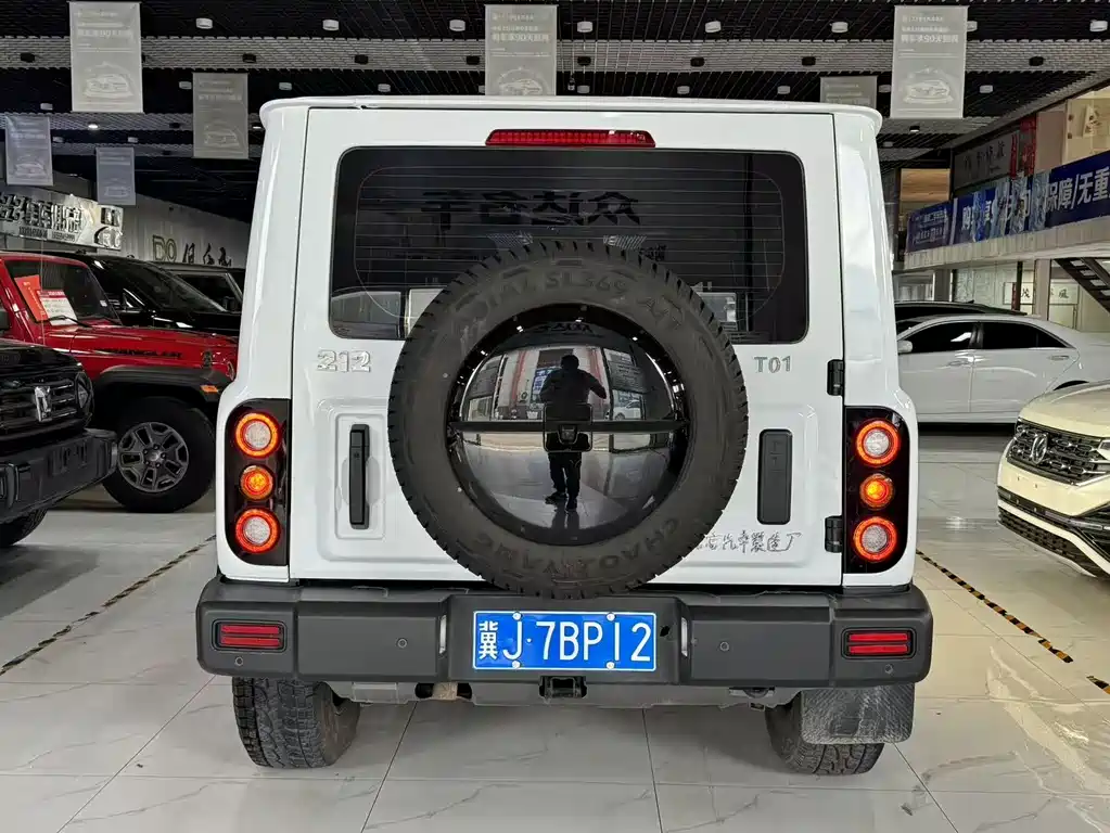 212 T01 2.0 T Explorer