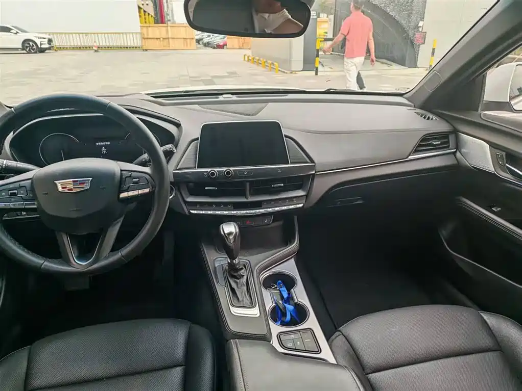 Cadillac CT4 28 T Luxury