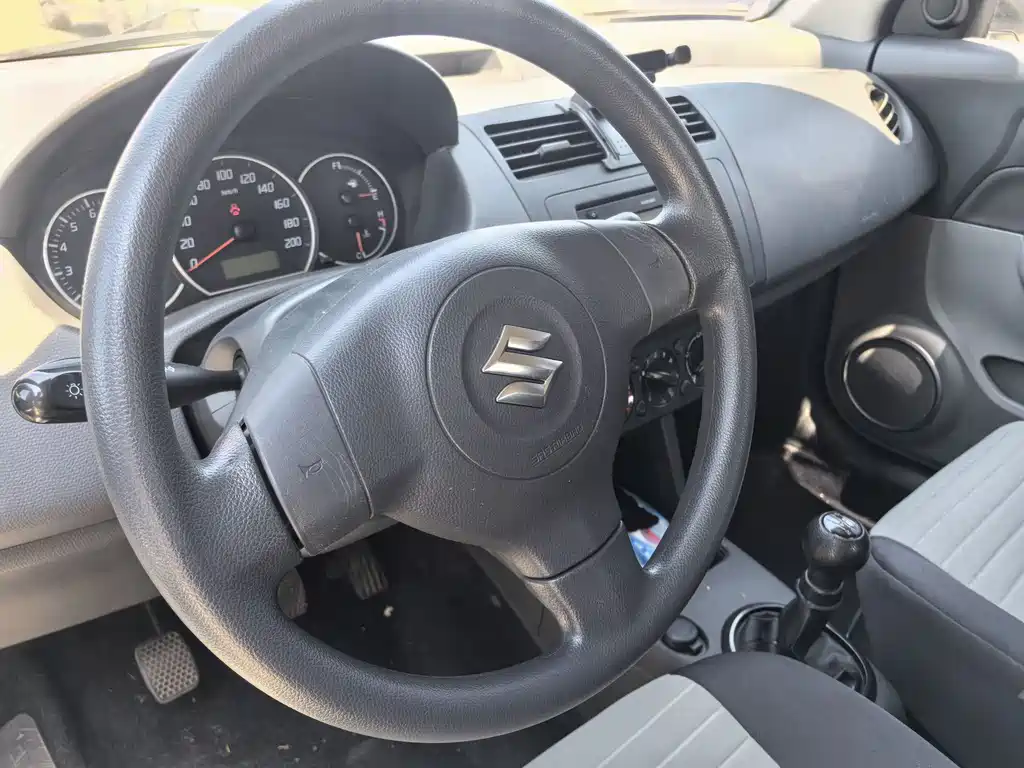 Swift 1.3 L Manual Standard