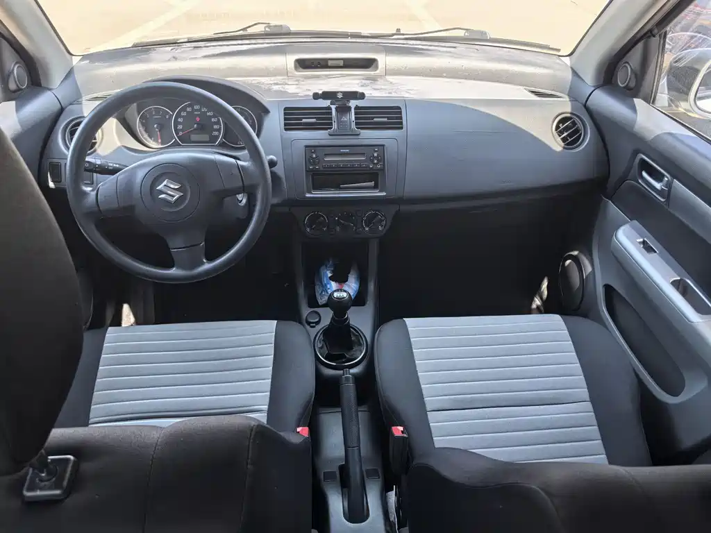 Swift 1.3 L Manual Standard