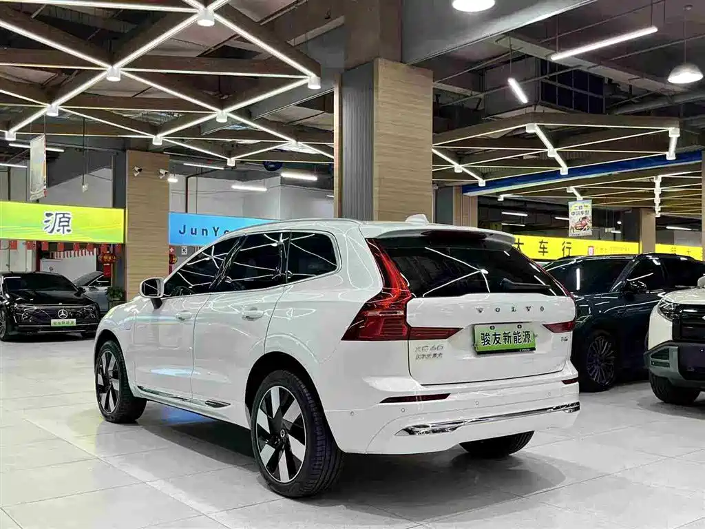 Volvo XC60 PHEV T8 PHEV Long Range 4 WD Smart Vision Luxury