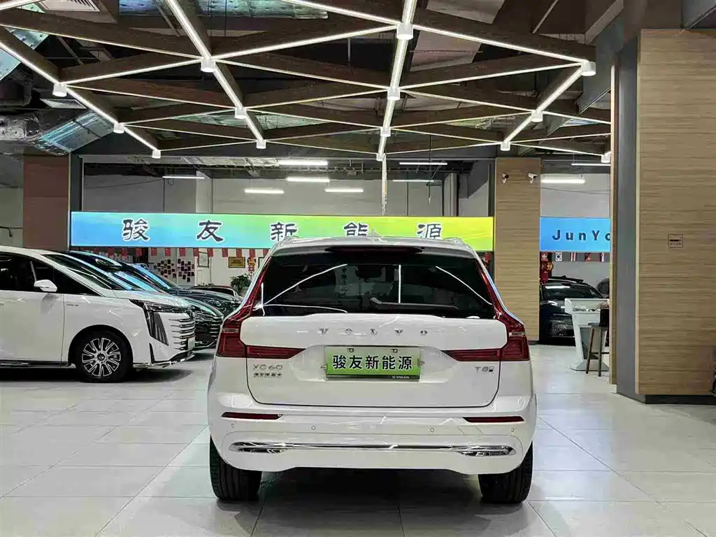 Volvo XC60 PHEV T8 PHEV Long Range 4 WD Smart Vision Luxury