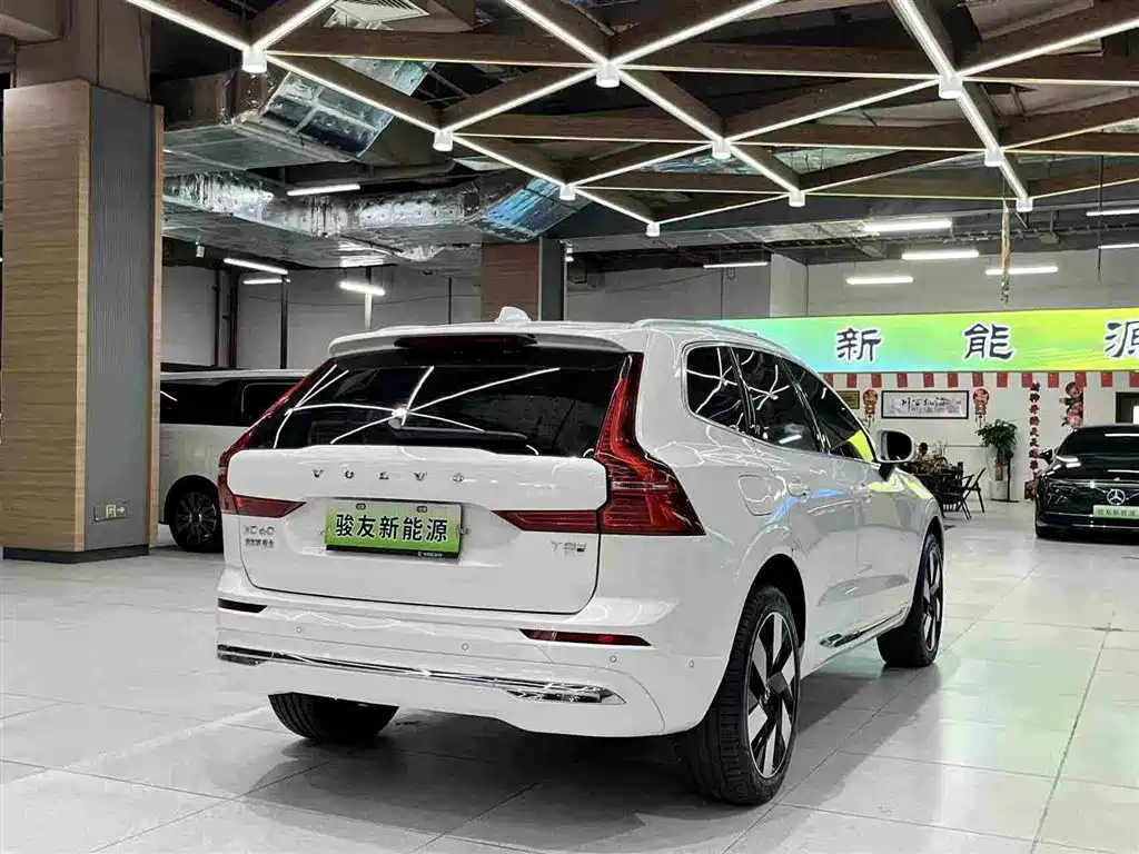 Volvo XC60 PHEV T8 PHEV Long Range 4 WD Smart Vision Luxury