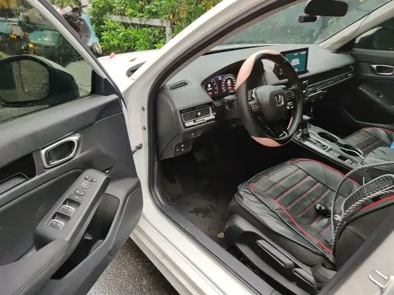 Honda Integra 240 TURBO CVT Leading