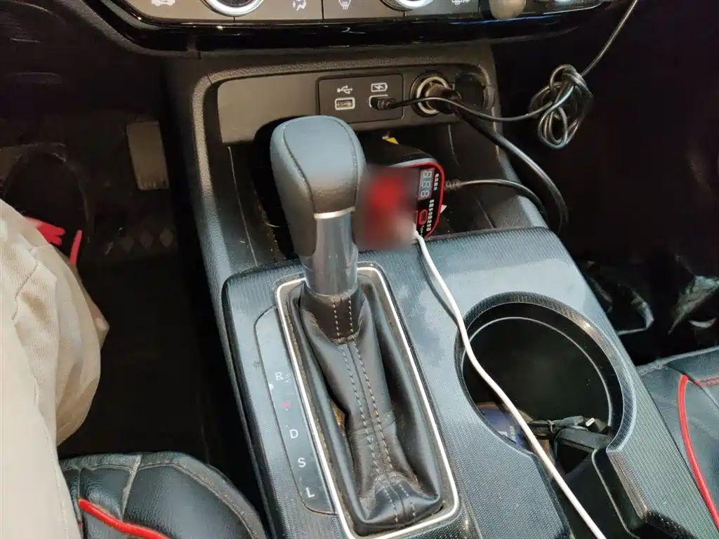 Integra 240 TURBO CVT Leading