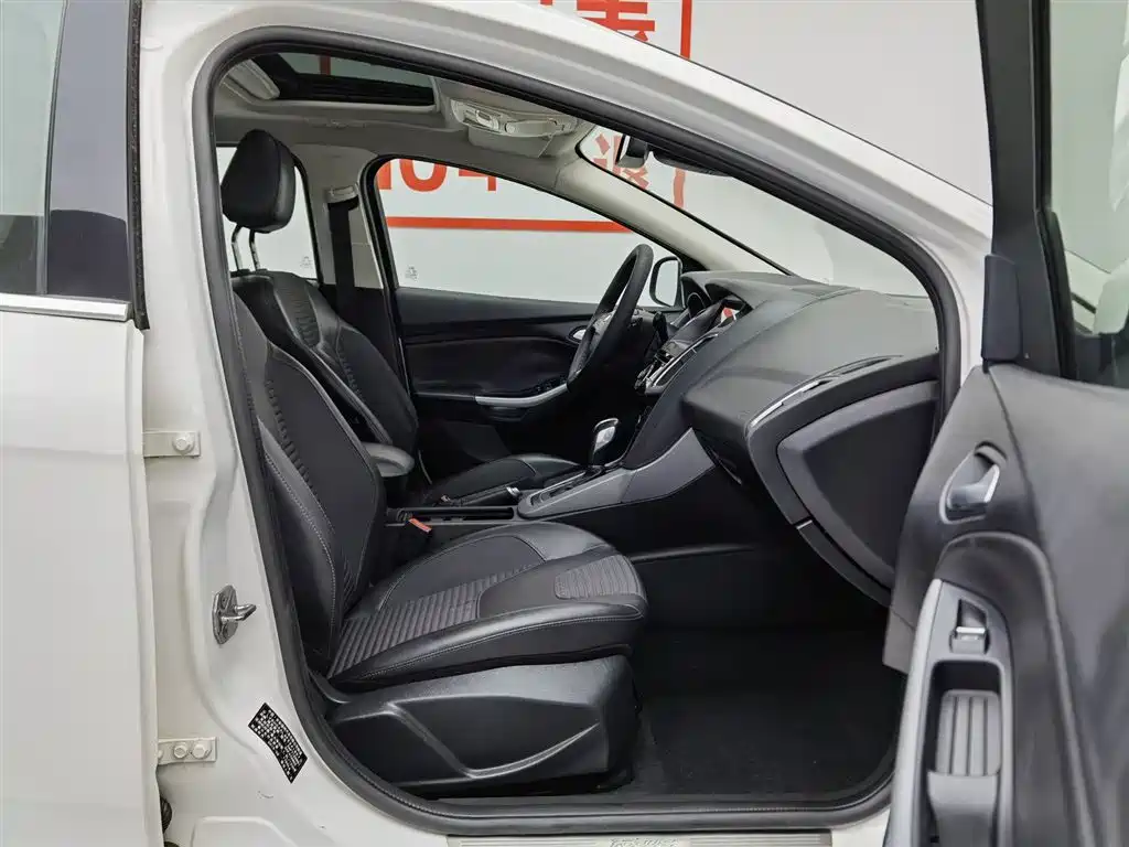 Focus 福克斯 2015款 两厢 EcoBoost 180 自动运动型