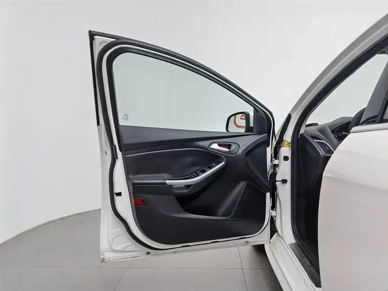 Ford Focus 福克斯 2015款 两厢 EcoBoost 180 自动运动型