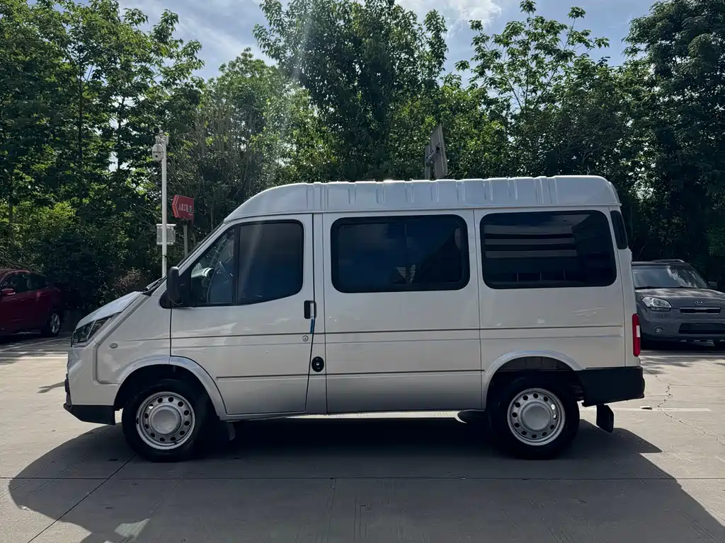 Transit Custom 2.8 T Space King Standard SWB Mid High Roof 6-seat Diesel CN-VI JX493
