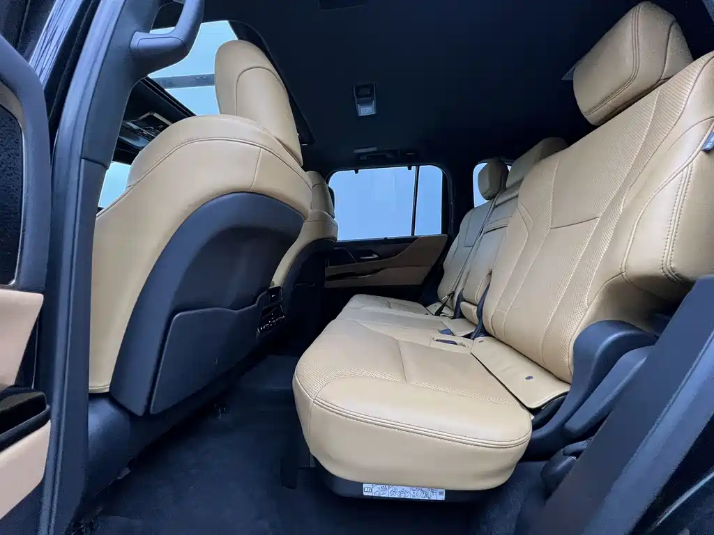Lexus LX 570 Dynamic Luxury