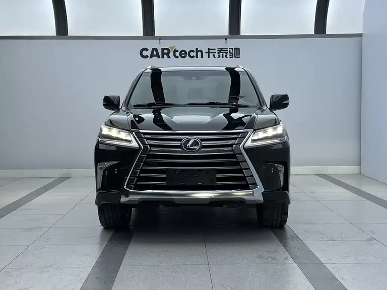 Lexus LX 570 Distinguished Luxury