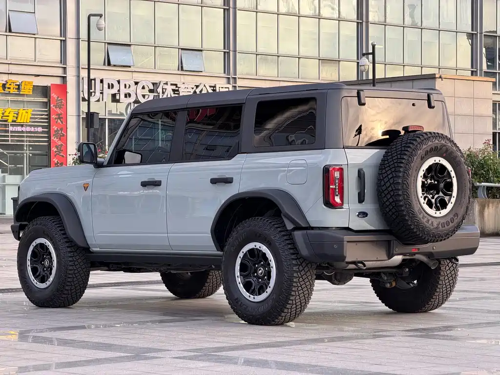 Ford Bronco 2.3 T Badlands