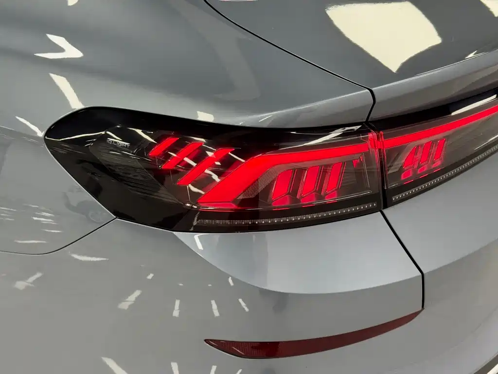 Lamando Lamando L 280 TSI DSG Spicy Cool
