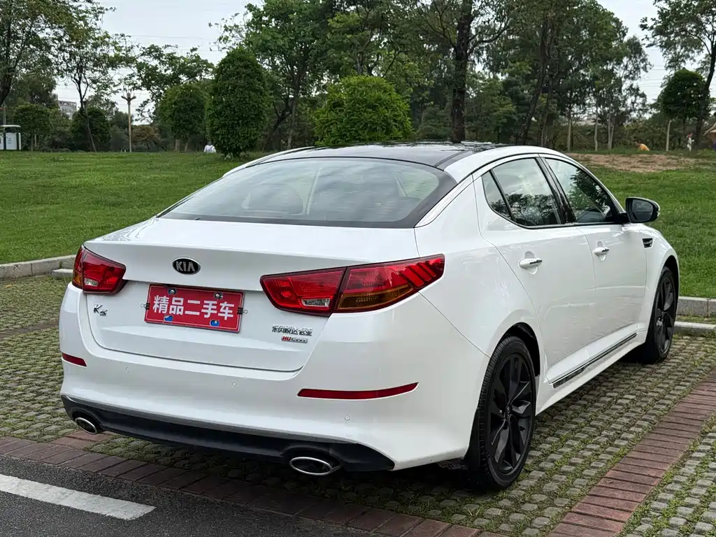 Kia K5 2.0 L Auto Luxury