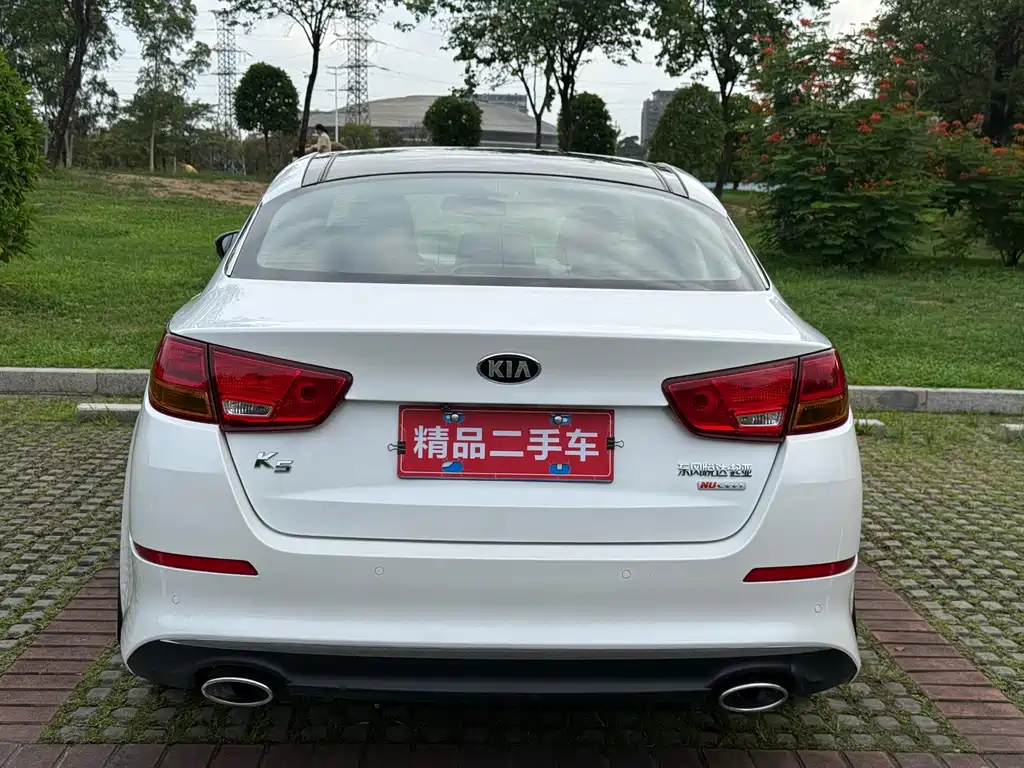Kia K5 2.0 L Auto Luxury