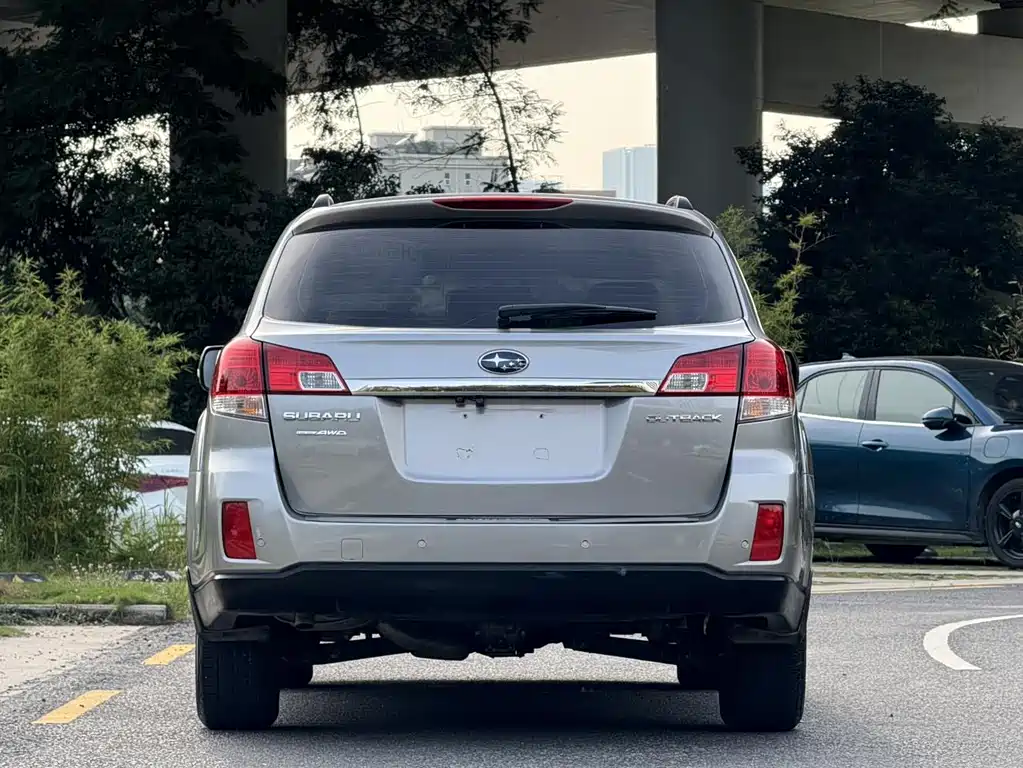 Outback 2.5 i Luxury