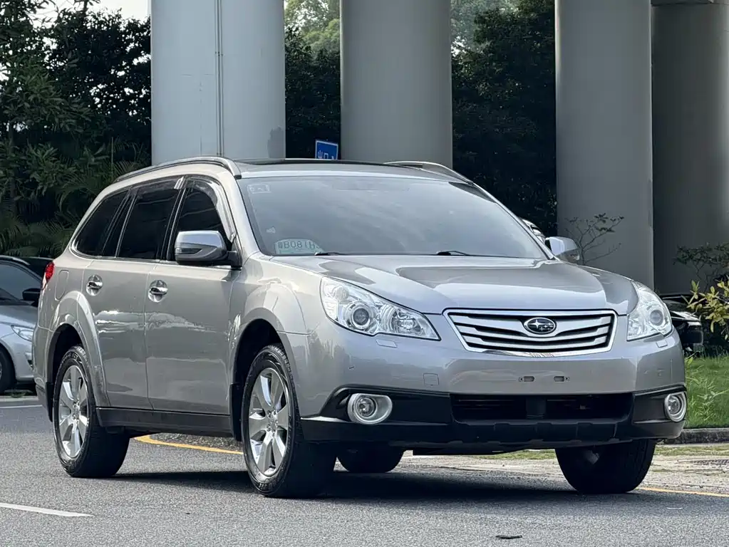 Outback 2.5 i Luxury
