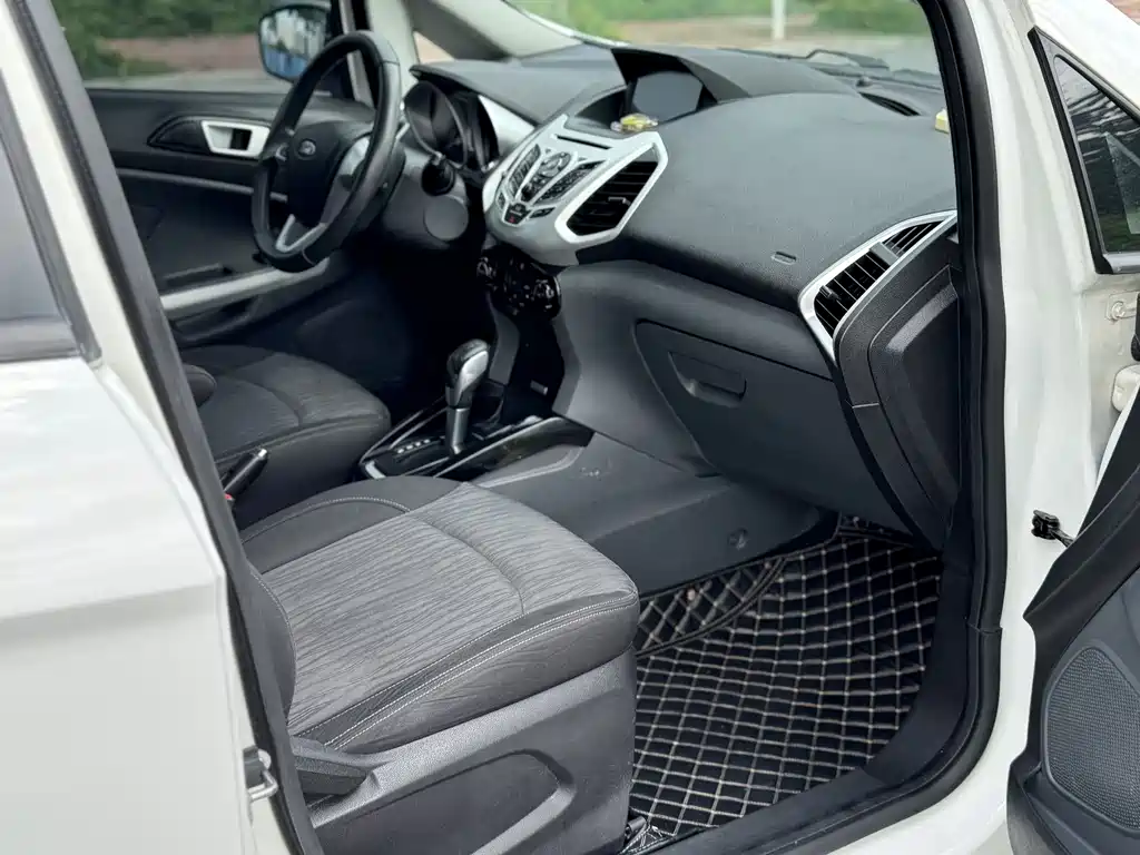 EcoSport 1.5 L Auto Distinguished