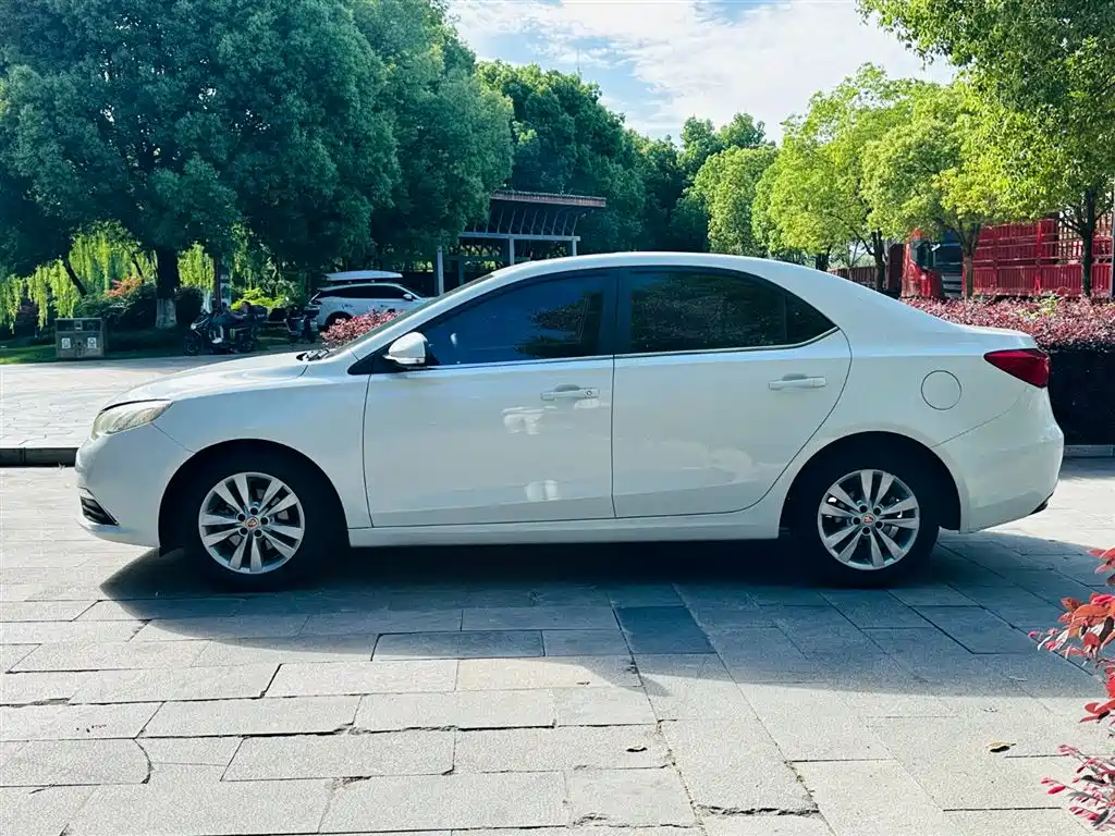 Roewe 360 1.5 L Auto Luxury